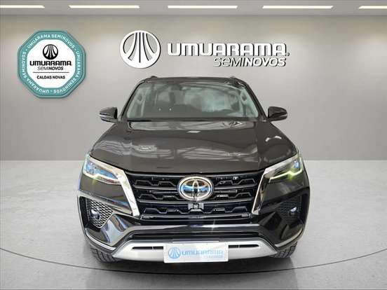 TOYOTA-HILUX SW4-2023