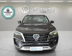 TOYOTA HILUX SW4 2.8 D-4D TURBO DIESEL SRX 7L 4X4 AUTOMÁTICO TOYOTA HILUX SW4 2.8 D-4D TURBO DIESEL SRX 7L 4X4 AUTOMÁTICO