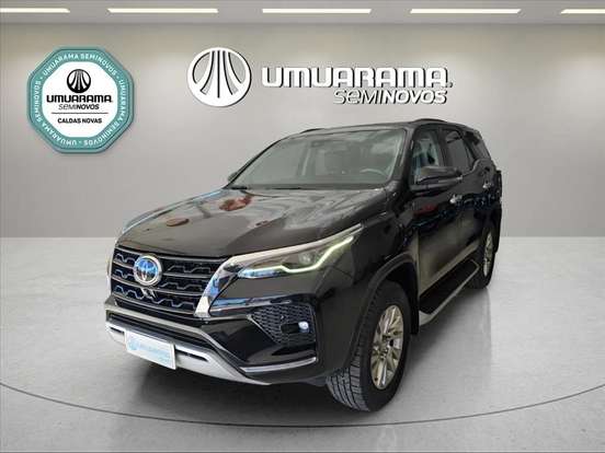 TOYOTA-HILUX SW4-2.8 D-4D TURBO DIESEL SRX 7L 4X4 AUTOMÁTICO TOYOTA-HILUX SW4-2023