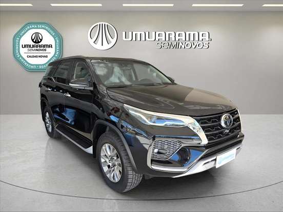TOYOTA-HILUX SW4-2023