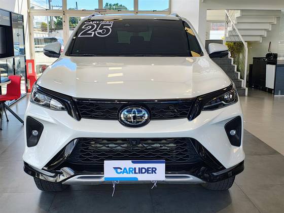TOYOTA HILUX SW4 2.8 D-4D TURBO DIESEL SRX PLATINUM 4X4 AUTOMÁTICO