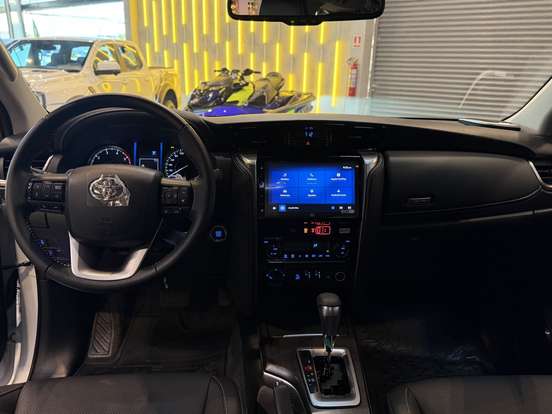 TOYOTA-HILUX SW4-2026
