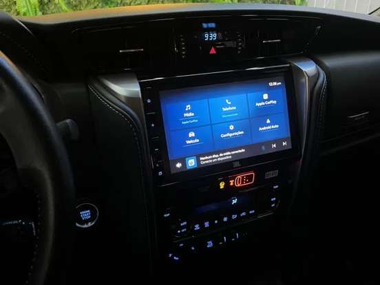 TOYOTA-HILUX SW4-2024