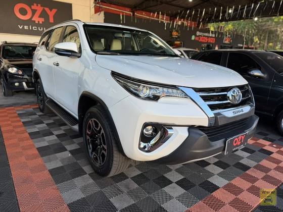 TOYOTA HILUX SW4 2.8 SRX 4X4 16V TURBO INTERCOOLER DIESEL 4P AUTOMÁTICO