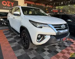 TOYOTA HILUX SW4 2.8 SRX 4X4 16V TURBO INTERCOOLER DIESEL 4P AUTOMÁTICO TOYOTA HILUX SW4 2.8 SRX 4X4 16V TURBO INTERCOOLER DIESEL 4P AUTOMÁTICO