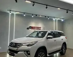 TOYOTA HILUX SW4 2.8 SRX 4X4 7 LUGARES 16V TURBO INTERCOOLER DIESEL 4P AUTOMÁTICO TOYOTA HILUX SW4 2.8 SRX 4X4 7 LUGARES 16V TURBO INTERCOOLER DIESEL 4P AUTOMÁTICO