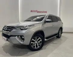 TOYOTA HILUX SW4 2.8 SRX 4X4 7 LUGARES 16V TURBO INTERCOOLER DIESEL 4P AUTOMÁTICO TOYOTA HILUX SW4 2.8 SRX 4X4 7 LUGARES 16V TURBO INTERCOOLER DIESEL 4P AUTOMÁTICO