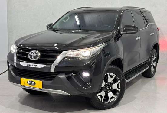 TOYOTA-HILUX SW4-2.8 SRX DIAMOND 4X4 7 LUGARES 16V TURBO INTERCOOLER DIESEL 4P AUTOMÁTICO TOYOTA-HILUX SW4-2020