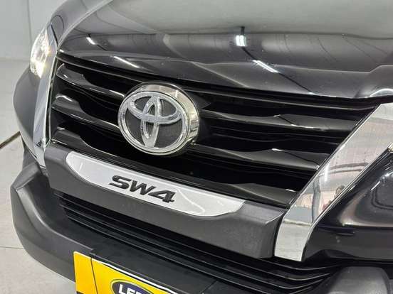 TOYOTA-HILUX SW4-2.8 SRX DIAMOND 4X4 7 LUGARES 16V TURBO INTERCOOLER DIESEL 4P AUTOMÁTICO TOYOTA-HILUX SW4-2020