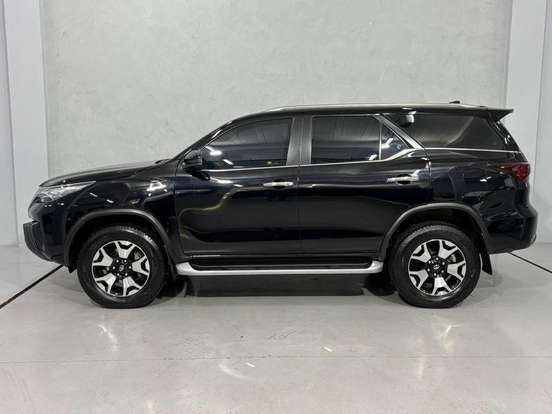 TOYOTA-HILUX SW4-2020