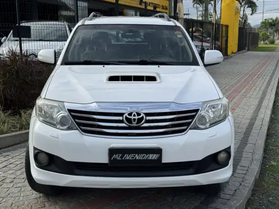 TOYOTA-HILUX SW4-3.0 SRV 4X4 16V TURBO INTERCOOLER DIESEL 4P AUTOMÁTICO TOYOTA-HILUX SW4-2012
