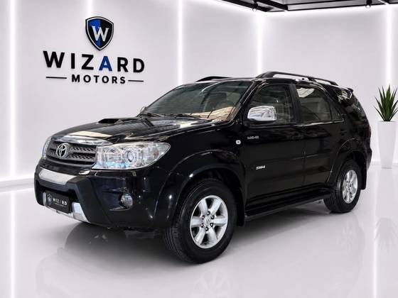 TOYOTA HILUX SW4 3.0 SRV 4X4 7 LUGARES 16V TURBO INTERCOOLER DIESEL 4P AUTOMÁTICO