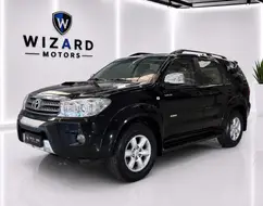TOYOTA HILUX SW4 3.0 SRV 4X4 7 LUGARES 16V TURBO INTERCOOLER DIESEL 4P AUTOMÁTICO TOYOTA HILUX SW4 3.0 SRV 4X4 7 LUGARES 16V TURBO INTERCOOLER DIESEL 4P AUTOMÁTICO