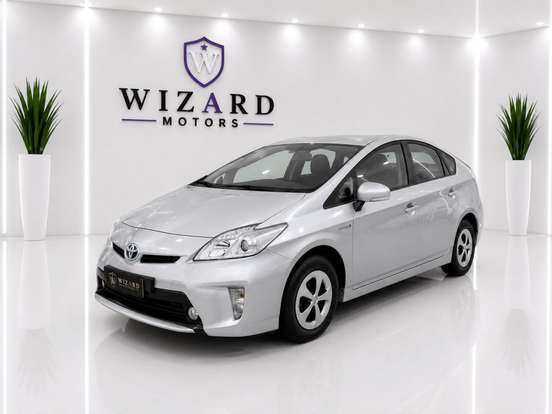 TOYOTA-PRIUS-2015