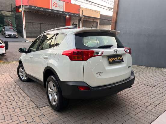 TOYOTA-RAV4-2013