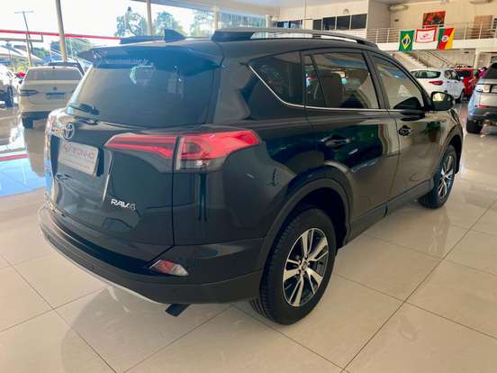 TOYOTA-RAV4-2018