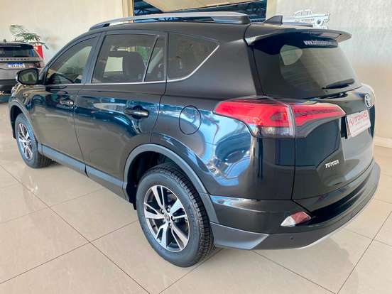 TOYOTA-RAV4-2018