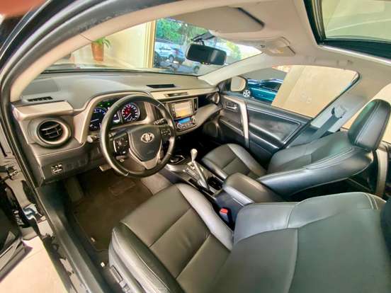 TOYOTA-RAV4-2018