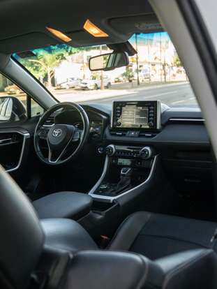 TOYOTA-RAV4-2019