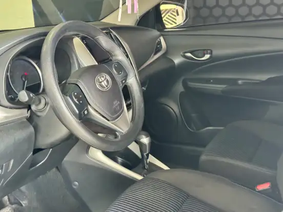 TOYOTA-YARIS-2021