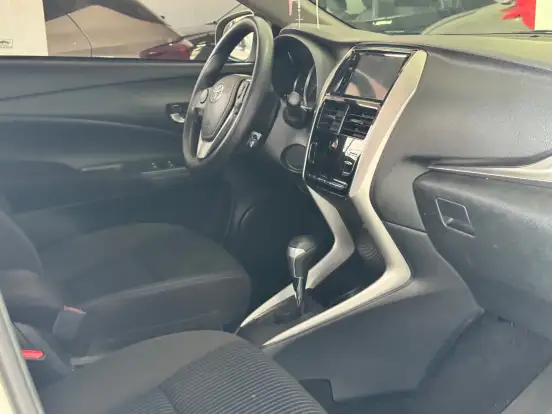 TOYOTA-YARIS-2021