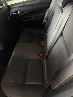 TOYOTA-YARIS-2019
