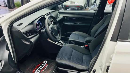 TOYOTA-YARIS-2020