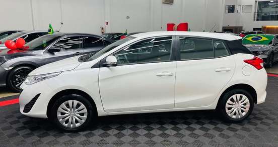 TOYOTA-YARIS-2020