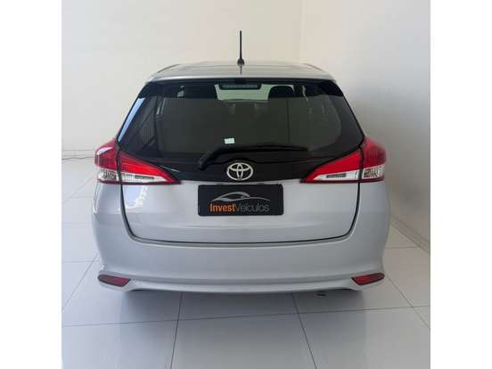 TOYOTA-YARIS-2024