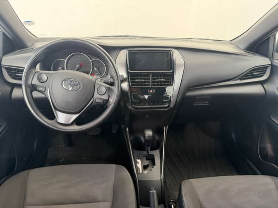 TOYOTA-YARIS-2024