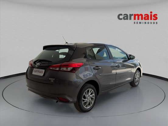 TOYOTA-YARIS-2022