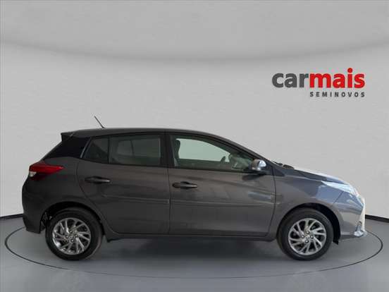 TOYOTA-YARIS-2022
