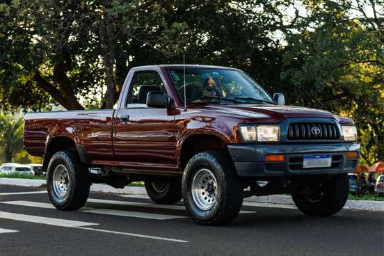TOYOTA-HILUX-2.7 SRV 4X2 CS 16V GASOLINA 2P MANUAL TOYOTA-HILUX-2002