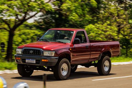 TOYOTA-HILUX-2.7 SRV 4X2 CS 16V GASOLINA 2P MANUAL TOYOTA-HILUX-2002