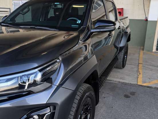 TOYOTA-HILUX-2.8 D-4D TURBO DIESEL CD GR-S 4X4 AUTOMÁTICO TOYOTA-HILUX-2024