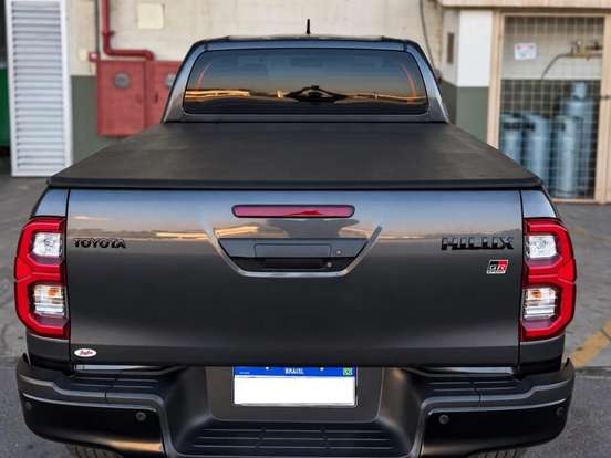 TOYOTA-HILUX-2.8 D-4D TURBO DIESEL CD GR-S 4X4 AUTOMÁTICO TOYOTA-HILUX-2024