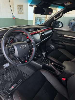 TOYOTA-HILUX-2024