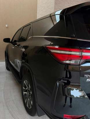 TOYOTA-HILUX SW4-2024