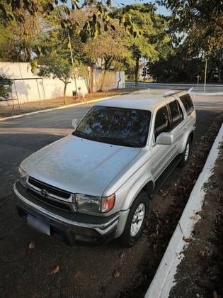 TOYOTA HILUX SW4 3.0 4X4 8V TURBO DIESEL 4P MANUAL