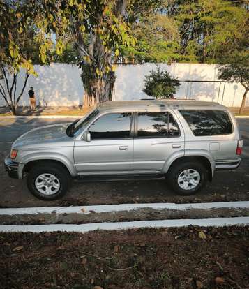 TOYOTA-HILUX SW4-3.0 4X4 8V TURBO DIESEL 4P MANUAL TOYOTA-HILUX SW4-2002