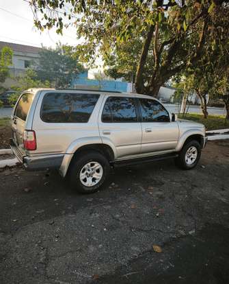 TOYOTA-HILUX SW4-2002