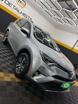 TOYOTA-RAV4-2017