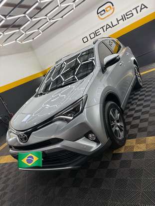 TOYOTA-RAV4-2017