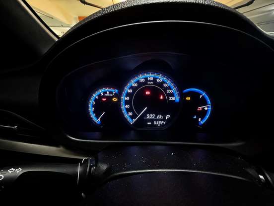 TOYOTA-YARIS-2021