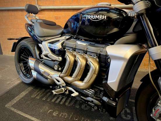 TRIUMPH-ROCKET III R-2020