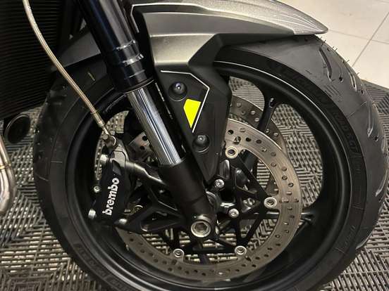 TRIUMPH-STREET TRIPLE R ABS TRIUMPH-STREET TRIPLE R ABS-2023