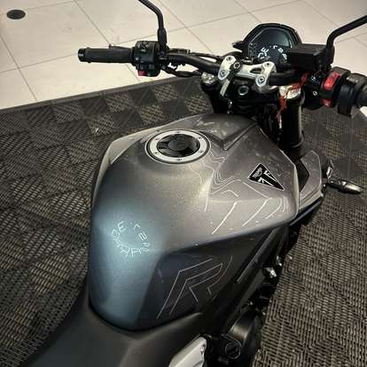 TRIUMPH-STREET TRIPLE R ABS-2023