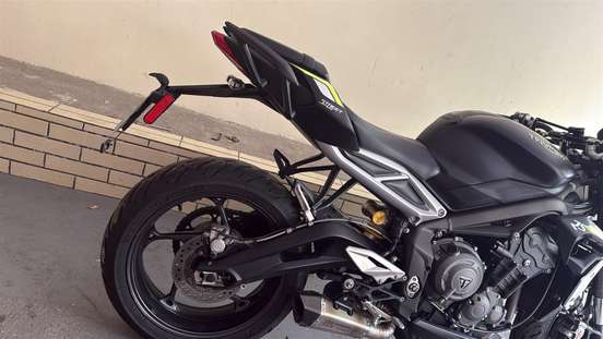 TRIUMPH-STREET TRIPLE 765 RS-2020