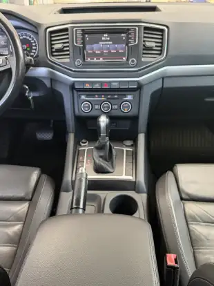 VOLKSWAGEN-AMAROK-2017