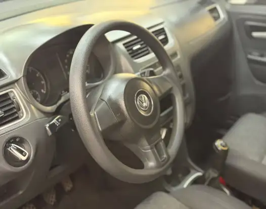VOLKSWAGEN-FOX-2014